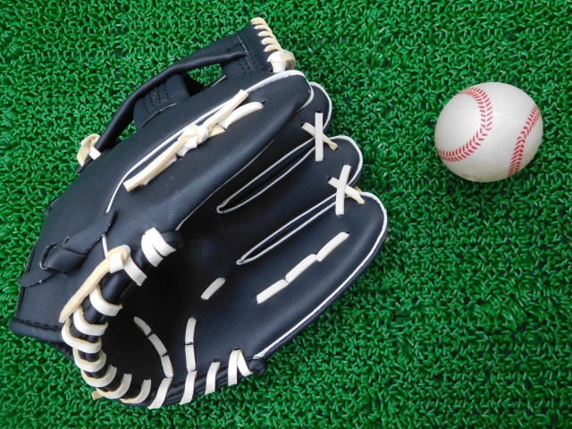 ソフトボールグローブ